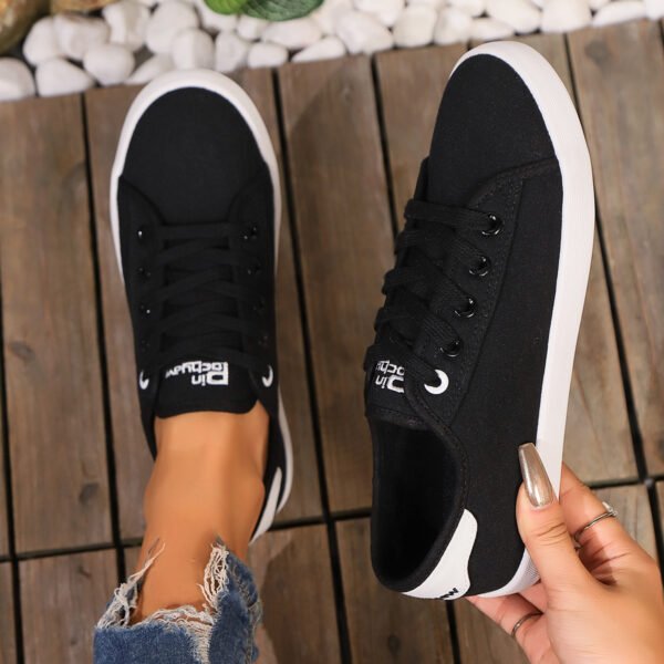 Ladies casual shoes